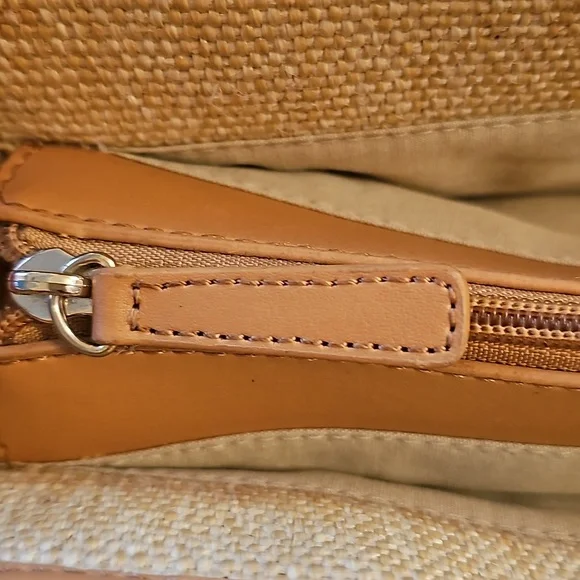 Etienne Aigner woven purse - Picture 6 of 10